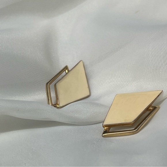 Vintage Monet Triangle Earrings Gold and Cream Enamel Pierced Geometric Earrings - Picture 4 of 5